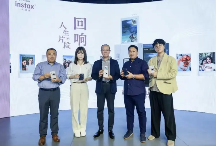 Fujifilm เปิดตัว instax mini LiPlay+