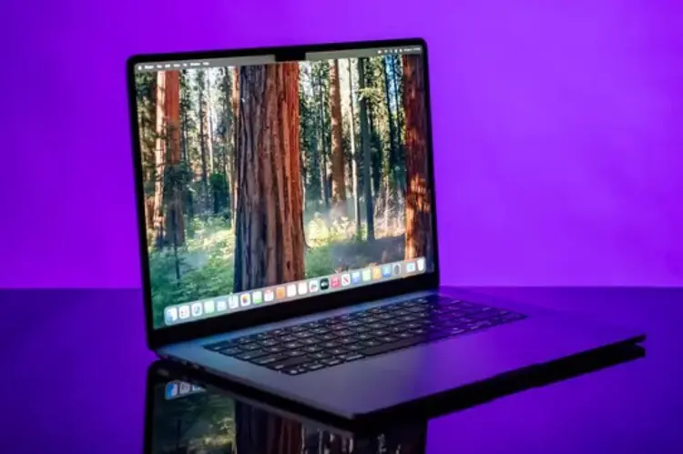 เปรียบเทียบ 3 ยักษ์ใหญ่แล็ปท็อป AI – เลือก Huawei, Lenovo หรือ Apple ดี ?