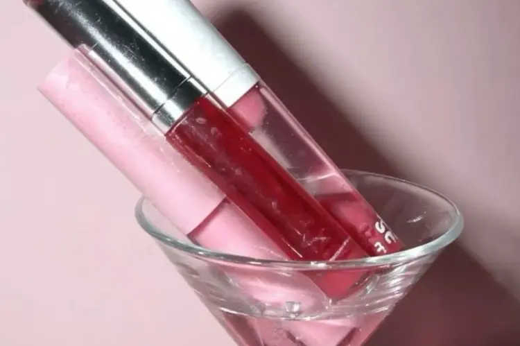 ความชุ่มชื้นในกระเป๋า ลิปมัน ไอเทมคู่ใจของคนดูแลตัวเอง