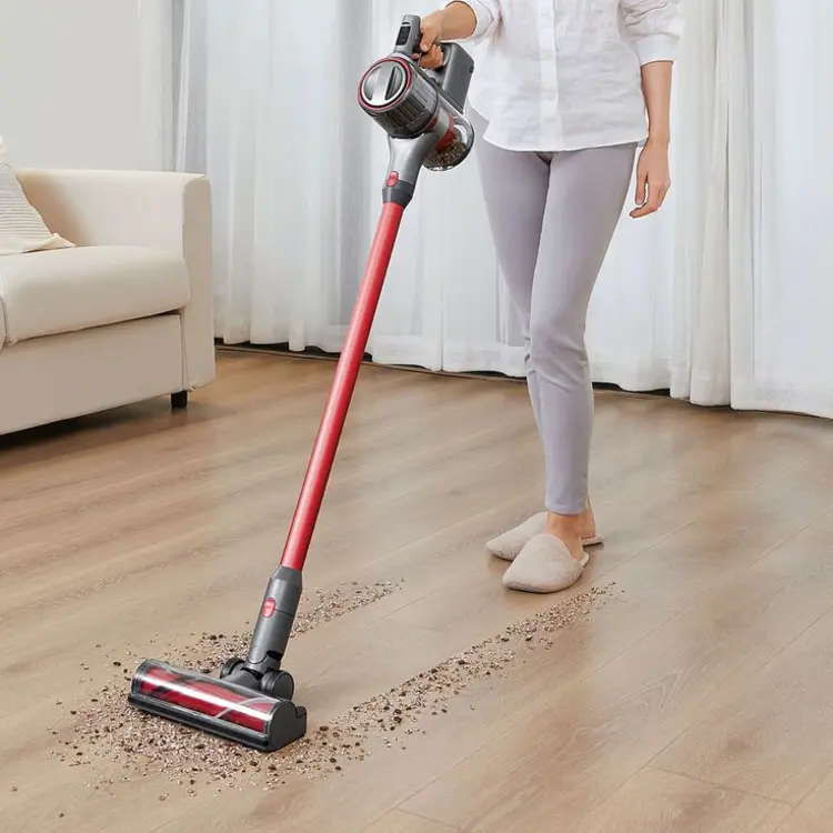 🧹 ไม้กวาด VS เครื่องดูดฝุ่น เลือกอันไหนให้บ้านสะอาดง่ายที่สุด?