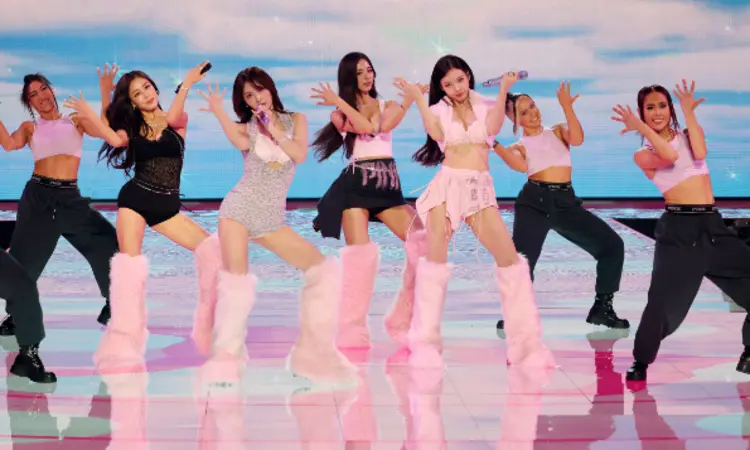 🌟 TWICE บนเวที Victoria’s Secret 2025: สร้างปรากฏการณ์กลางสายตาโลก
