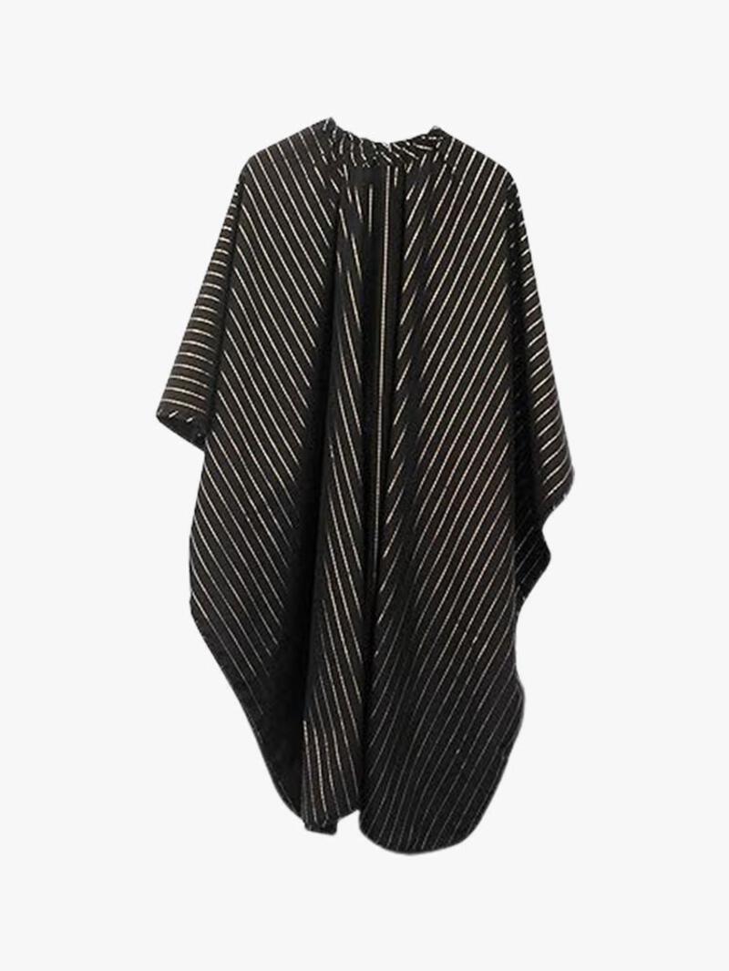 图片中可能有:时尚、斗篷、衣服、雨披和外套