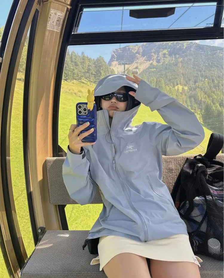 เสื้อกันลมกันแดด ไอเทมสำคัญในหน้าหนาวที่ทำได้มากกว่าป้องกันแดดและลม