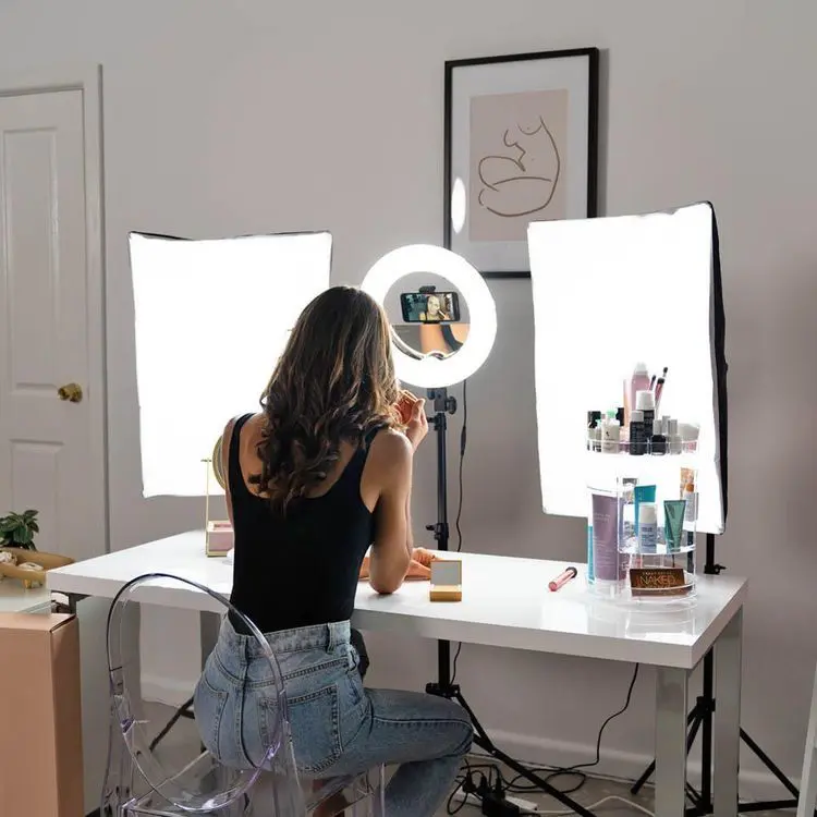 🔆 ไฟวงแหวน (Ring Light) ไอเทมเสริมที่ควรมี ช่วยให้หน้าสว่างและถ่ายคอนเทนต์สวยขึ้น