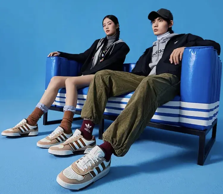 Adidas Superstar: ตำนานรองเท้ากีฬาสุดคลาสสิกที่เหนือกาลเวลา