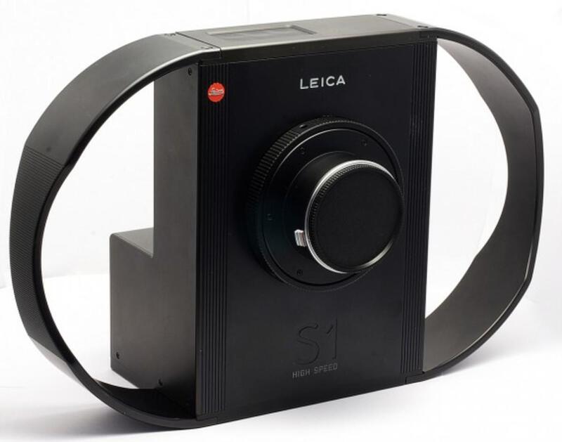 อะไรมาก่อน Leica Digilux 2?