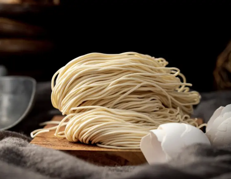 บะหมี่ ทำมาจากแป้ง หรือไข่ไก่ ?
