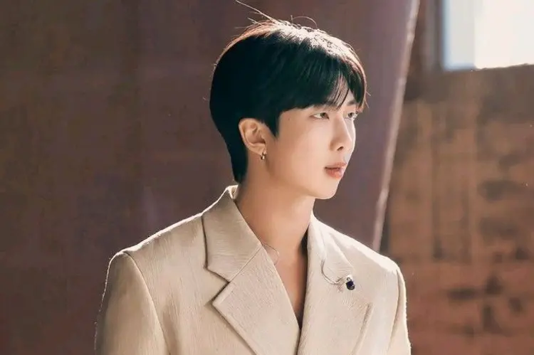 RM วง BTS ก้าวสู่เวทีโลกอีกครั้ง ศิลปิน K-Pop คนแรกบนเวที APEC Summit 2025