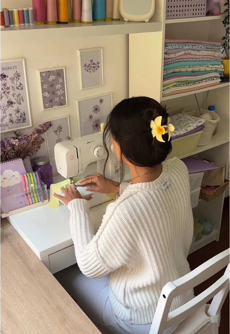 จะแม่บ้าน หรือวัยรุ่นสายคอสเพลย์ ก็ต้องหลงรัก “จักรเย็บผ้าไฟฟ้า” ตัวช่วยงานผ้าแบบสวยเนี๊ยบที่ใช้ง่ายกว่าที่คิด