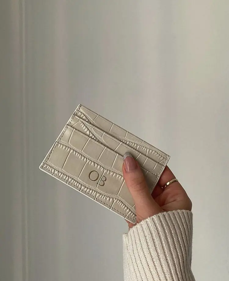 💼 กระเป๋าใส่บัตร ไอเทมเล็ก ๆ ที่ช่วยให้ชีวิตง่ายขึ้น