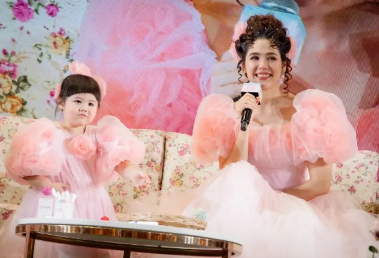 ‘ชีเสิร์ฟ’ โมเดลการบริหารรายได้เด็กยุคใหม่ ที่ไม่ขโมยวัยเด็ก แต่สร้างรากฐานอย่างยั่งยืน ของชมพู่ อารยา