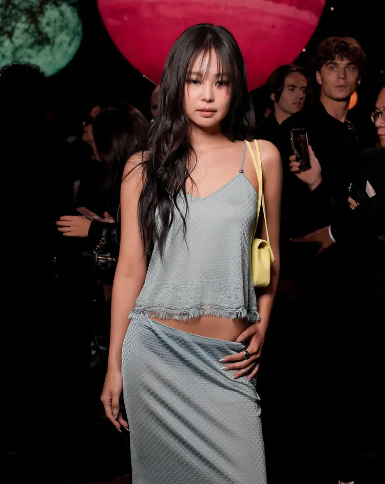 👗 Jennie BLACKPINK ที่ Paris Fashion Week การปรากฏตัวในโชว์ Chanel SS26 ที่โลกจับตามอง