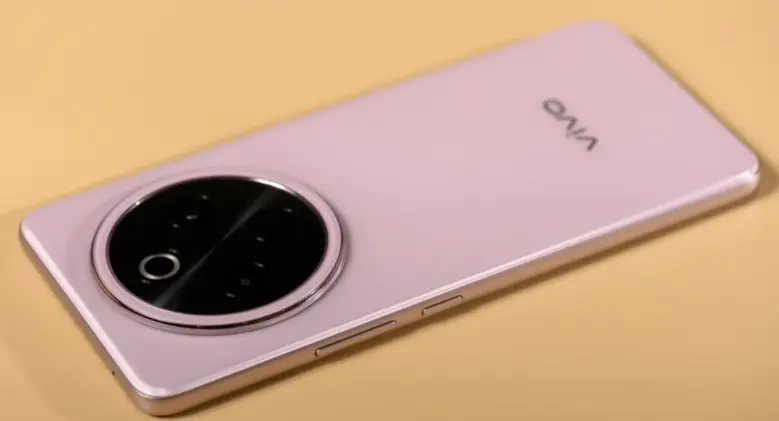 vivo Y300 Pro+ แบต 7300mAh ใช้ได้ทั้งวัน แบบไม่ต้องพึ่งพาวันชาร์จ!