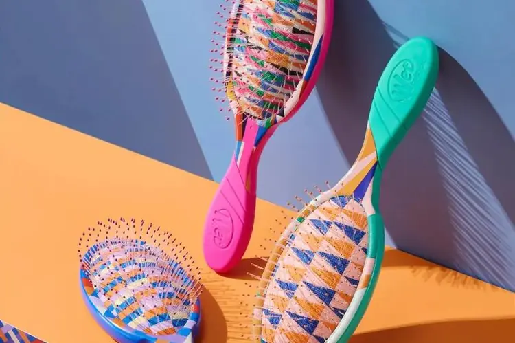 Wet Brush! แปรงผมโด่งดังระดับโลก มาดูกันว่าเจ้าหญิงคนไหนยังไม่ได้ซื้อบ้าง?