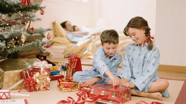 ใกล้จะคริสต์มาสแล้วมีของขวัญให้ลูกๆ หรือยัง? ช่วงเวลาแห่งความสุขที่อบอุ่นหัวใจ และของขวัญเล็กๆ ที่มีความหมายยิ่งใหญ่