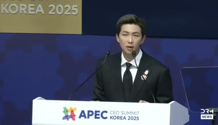 RM กับการกล่าวสุนทรพจน์ประวัติศาสตร์ที่ APEC CEO Summit Korea 2025 “K-Pop & Creativity” ข้ามพรมแดนสู่อุตสาหกรรมโลก