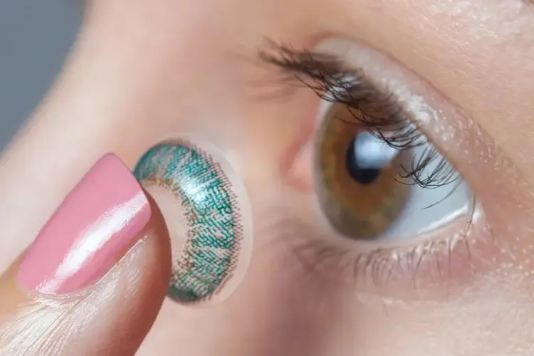 คอนแทคเลนส์สีก็สวยดี แต่เวลาใส่ก็ต้องใส่ใจเรื่องความปลอดภัยดวงตาด้วย👀