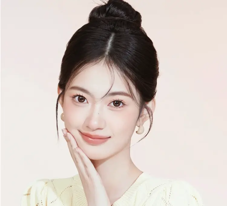 สวยไม่กลัวร้อน! ด้วยเมคอัพจาก Dior