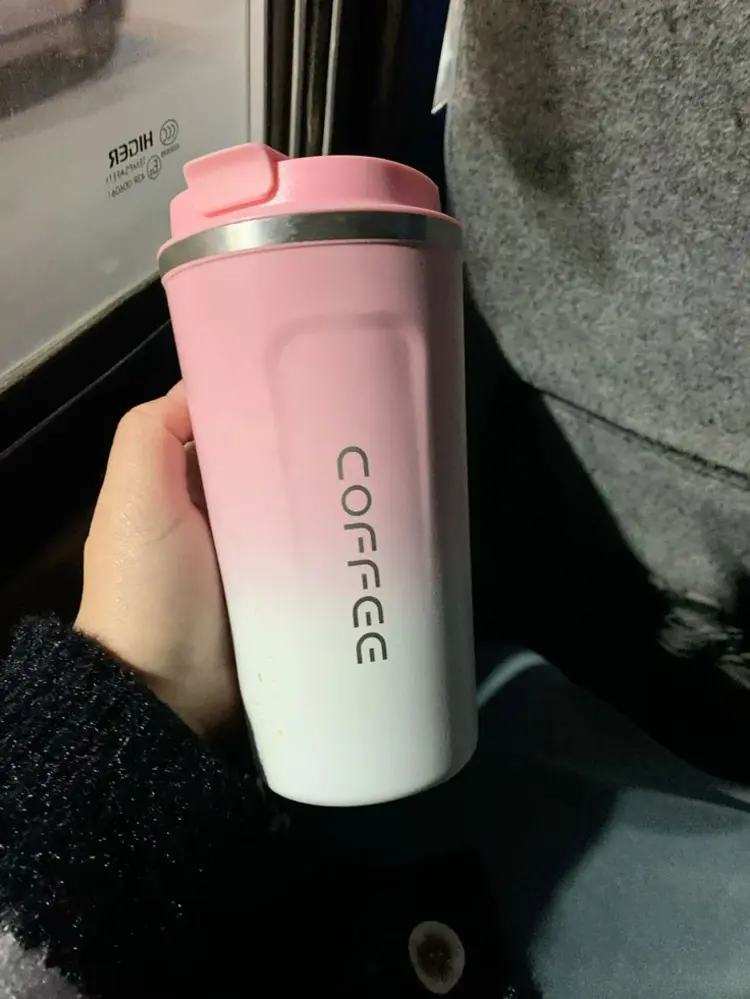 ทำไมทุกวันนี้คนถึงนิยมพกแก้วเก็บอุณหภูมิ
ไอเทมธรรมดาที่กลายเป็น Gadget สามัญประจำวันของยุคนี้