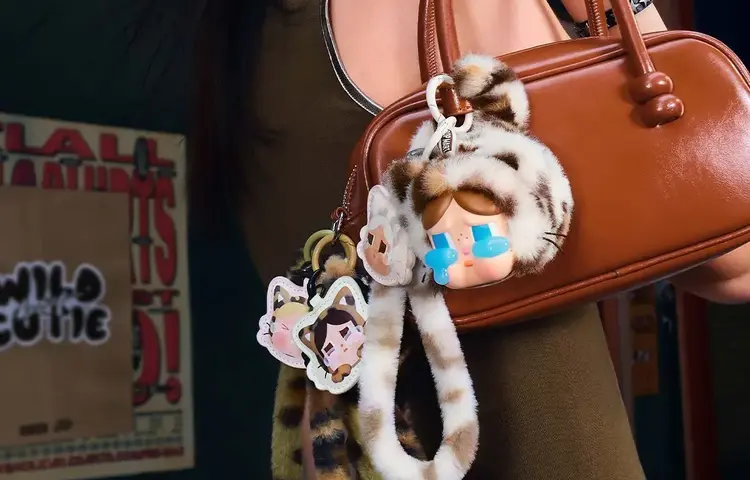 POP MART Crying Baby ซีรีส์ "Wild Cuteness"