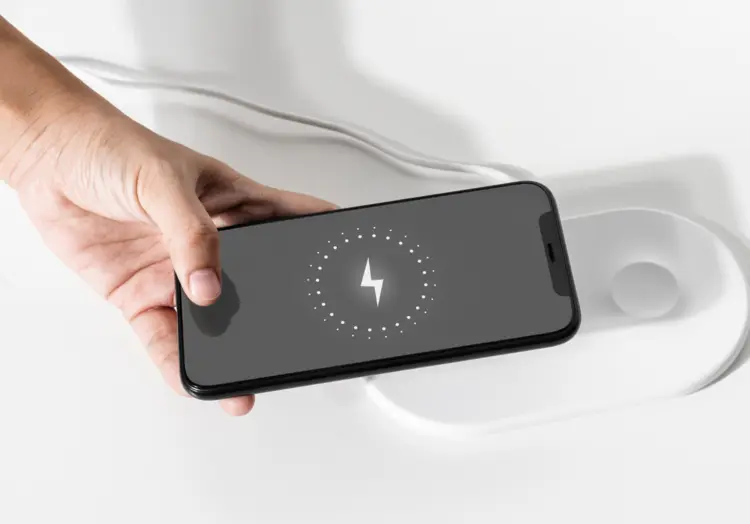 “Fast Charger เทคโนโลยีชาร์จเร็ว เปลี่ยนชีวิตให้ไวขึ้นในยุคที่ทุกวินาทีมีค่า”