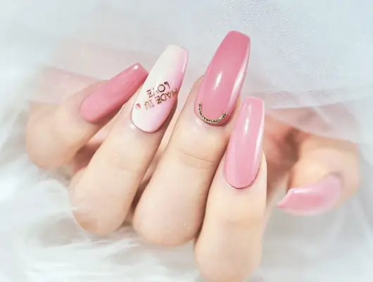 ฉันลองใช้ยาทาเล็บหลายยี่ห้อและพบว่ายี่ห้อนี้ขาวที่สุด