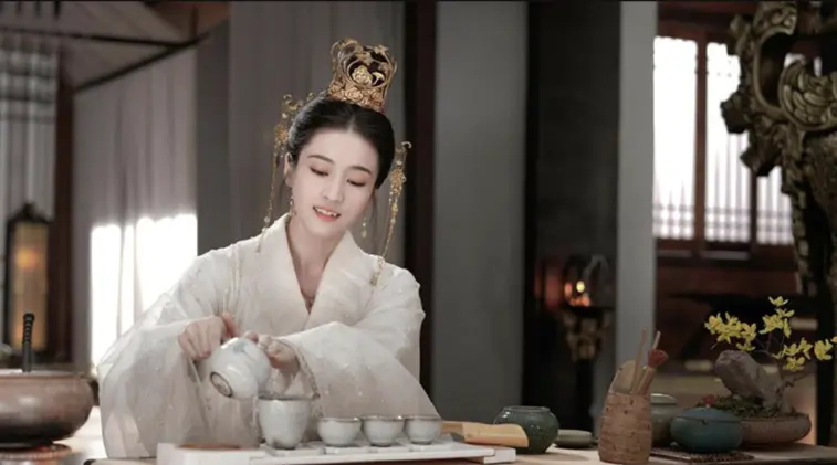ทำไมในหนังจีนถึงชอบกินน้ำชา? ความหมายแฝงและเสน่ห์ที่ซ่อนอยู่