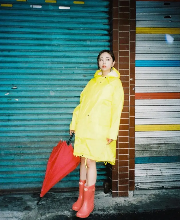 🌧️ เสื้อกันฝนก็เป็นสิ่งจำเป็นในฤดูฝน พกติดกระเป๋าไว้มีประโยชน์กว่าที่คิด ✨