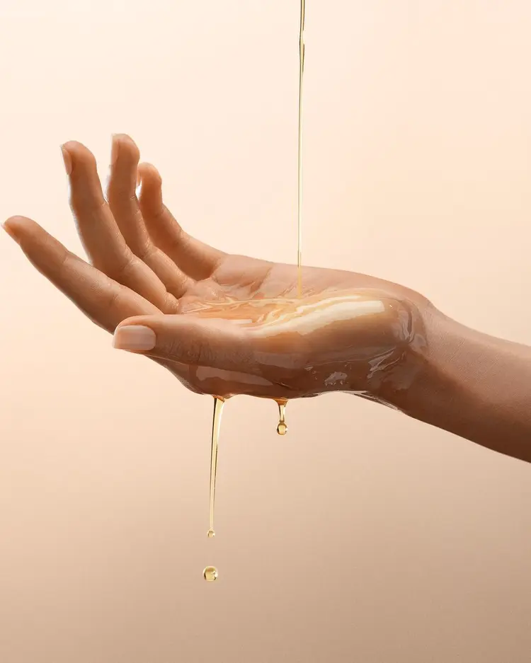 BODY OIL VS ครีมทาผิว
แบบไหนเหมาะกับผิวคุณ? เลือกให้ถูก ผิวสวยได้ยาวกว่า