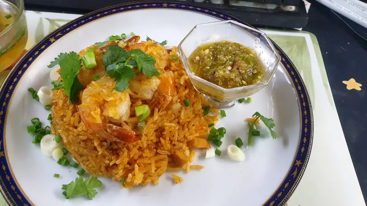 ข้าวอบมันกุ้ง เมนูสุดฟินที่หอมมันจนต้องยอมแพ้ เปิดโลกความอร่อยที่สายกินไม่ควรพลาด