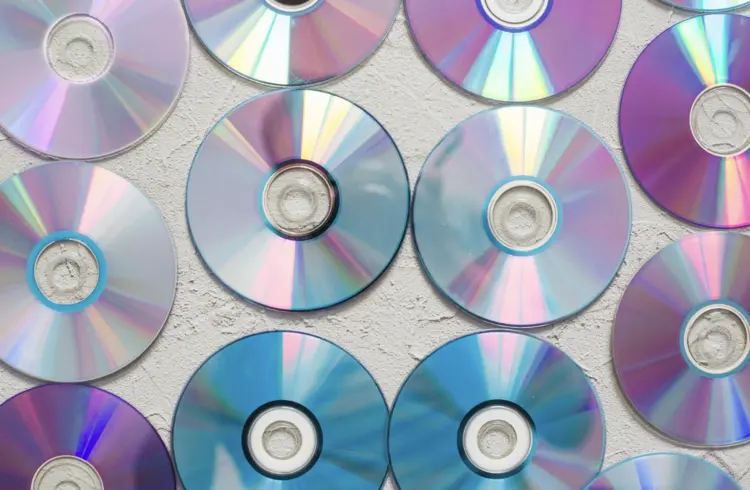 แผ่น CD หายไปไหน แล้วแฟลชไดร์ฟจะหายตามไปไหม?