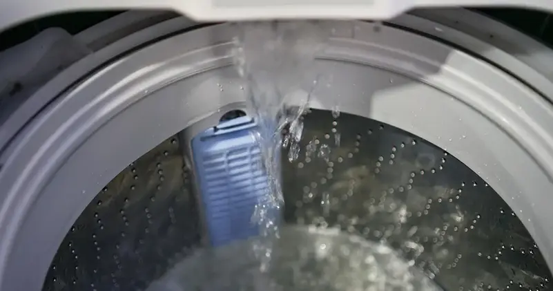 กลิ่นอับที่ผ้า...อาจมาจากเครื่องซักผ้า ลองล้างด้วยผลิตภัณฑ์ทำความสะอาดดูสิ