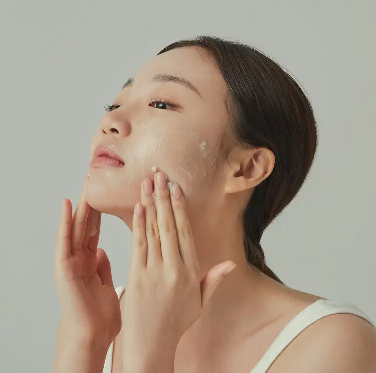 ✨ คลีนซิ่ง (Cleansing) และคลีนซิ่งบาล์ม (Cleansing Balm) ต่างกันอย่างไร?