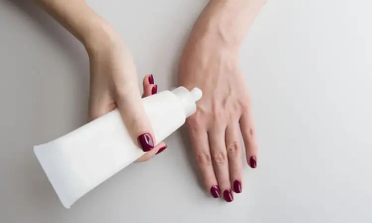 Hand Cream จำเป็นจริงหรือแค่กระแส? พร้อมแนะนำ 5 แบรนด์น่าใช้