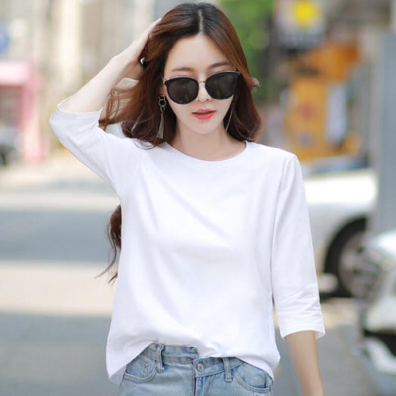 เสื้อยืดสีขาวเรียบง่ายจับคู่กับชุดต่างๆ ได้ เเม้เเต่สาวๆ  ไม่รู้แฟชั่นก็เเต่งตัวดูดีได้ : Inspired by LnwShop.com (v2)