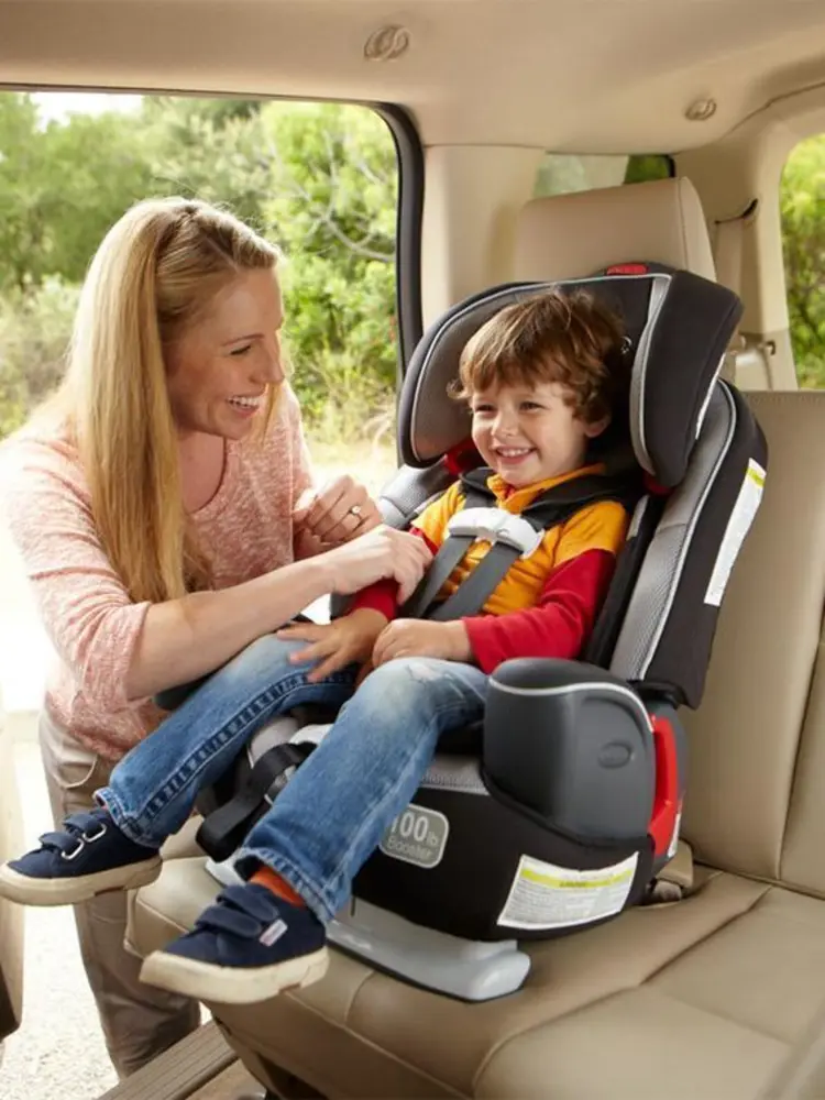 คาร์ซีทเด็ก ยี่ห้อไหนดี 2025 รีวิววิธีเลือกคาร์ซีทและรุ่นยอดนิยมที่พ่อแม่วางใจ