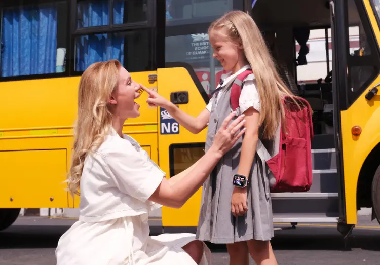 imoo Watch Phone Z1 นาฬิกาโทรศัพท์เด็กที่ตอบโจทย์ทั้งความปลอดภัยและความสนุก วิดีโอคอลชัด GPS แม่น 4G ลื่นไหล